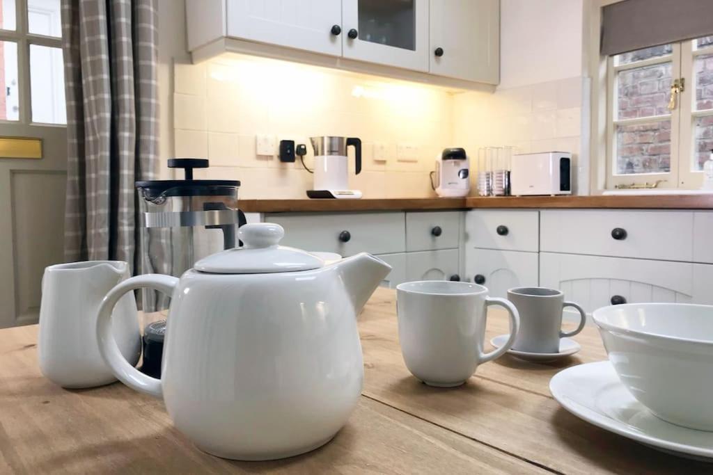 Grade II Townhouse, Ledbury Villa Екстериор снимка